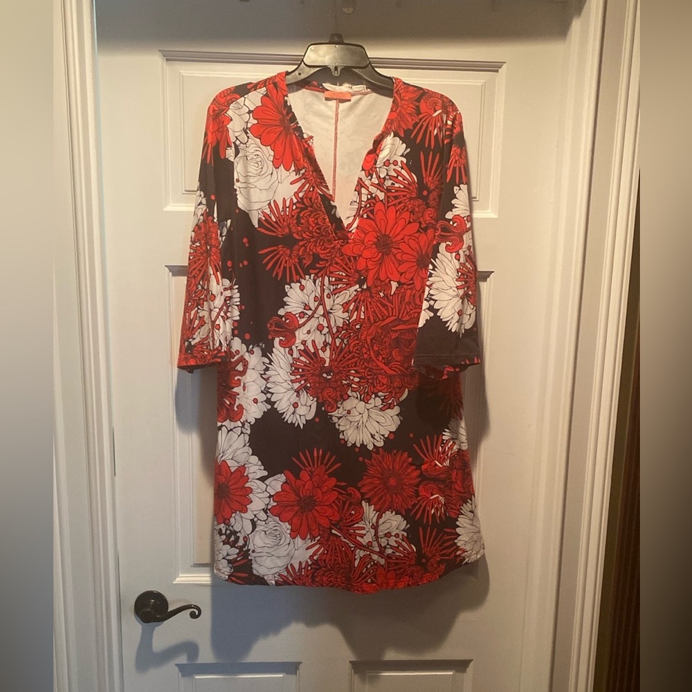 Floral V-Neck Tunic Top - Red and Black